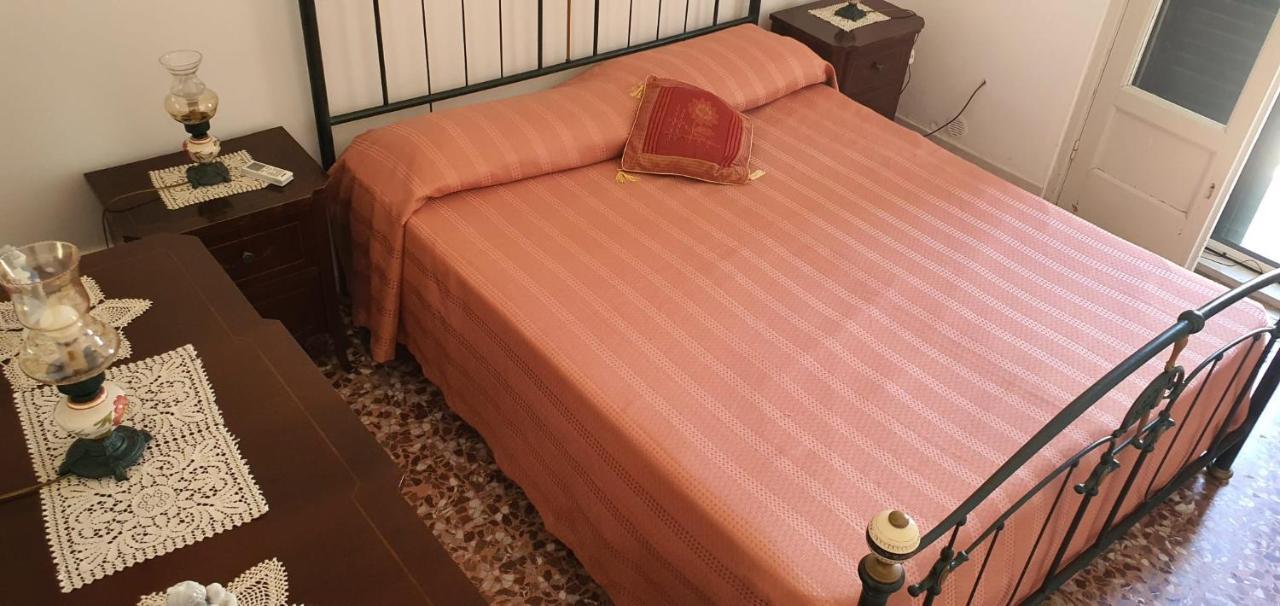 Casa Vacanza A Punta Secca Bagian luar foto